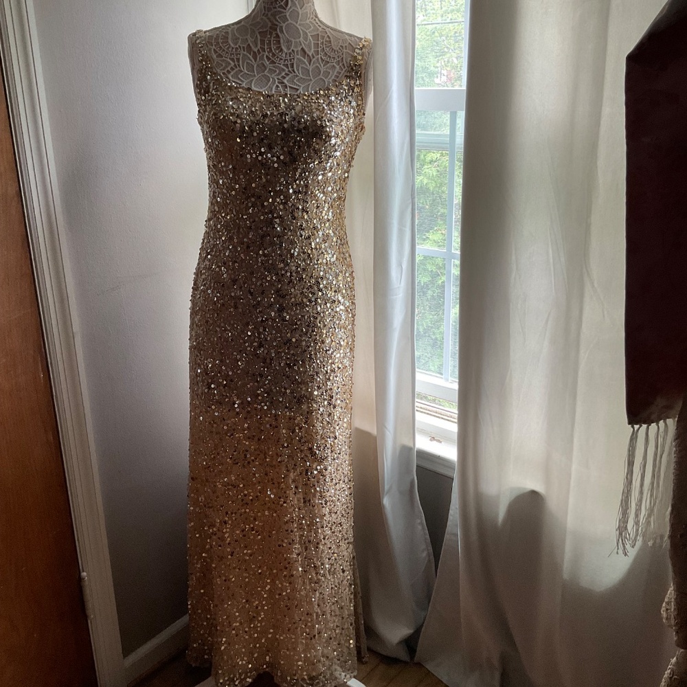 MacDuggal - Picture 5 of 9